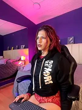 _sarahRose from StripChat is Freechat