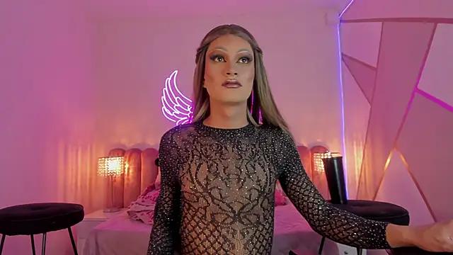 Check-out your craziest wishes with our pick of gaming cams models, featuring big knockers, round tails and tight twats.