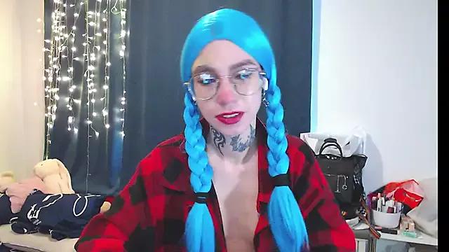 Check-out your craziest wishes with our pick of gaming cams models, featuring big knockers, round tails and tight twats.