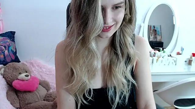 Check-out your craziest wishes with our pick of gaming cams models, featuring big knockers, round tails and tight twats.