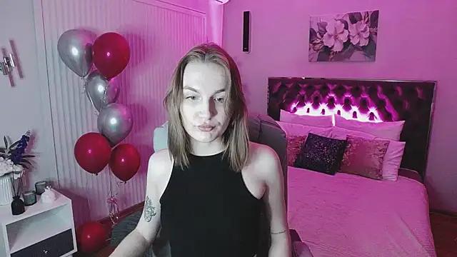 Check-out your craziest wishes with our pick of gaming cams models, featuring big knockers, round tails and tight twats.
