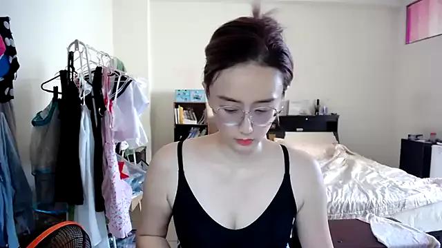 a-liliko from StripChat is Freechat