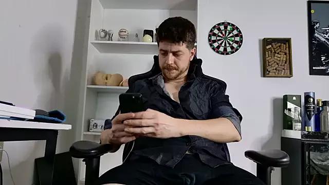 aaronlegend_ from StripChat is Freechat