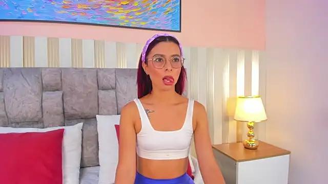 Check-out your craziest wishes with our pick of gaming cams models, featuring big knockers, round tails and tight twats.