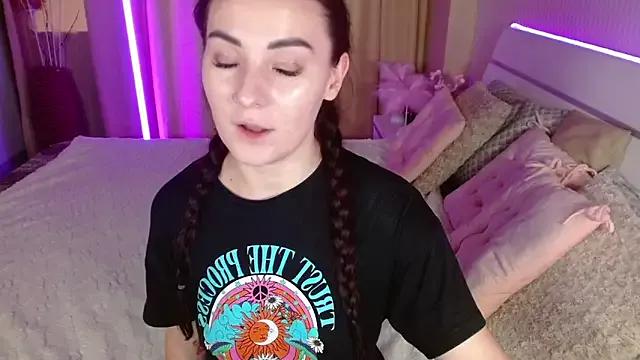 Check-out your craziest wishes with our pick of gaming cams models, featuring big knockers, round tails and tight twats.