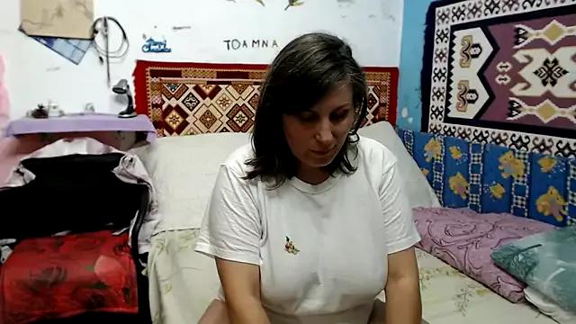 AdelineBlueEyes from StripChat is Freechat