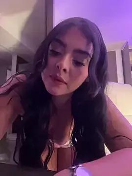 Adriana_soy from StripChat is Freechat