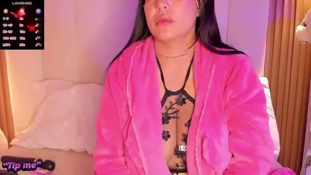 AgathaAtenea from StripChat is Freechat