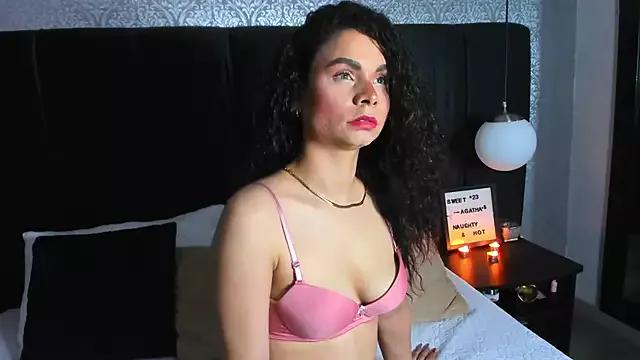 AgathaMendoza from StripChat is Freechat