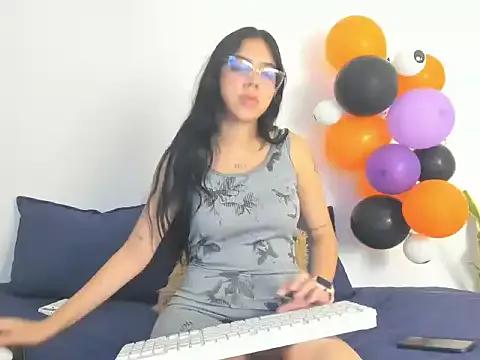 Check-out your craziest wishes with our pick of gaming cams models, featuring big knockers, round tails and tight twats.