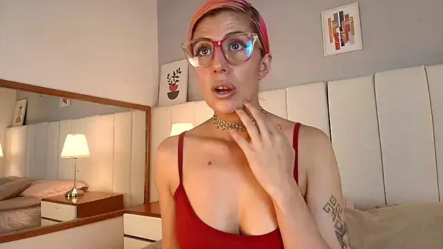 Check-out your craziest wishes with our pick of gaming cams models, featuring big knockers, round tails and tight twats.