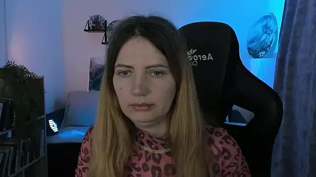 Check-out your craziest wishes with our pick of gaming cams models, featuring big knockers, round tails and tight twats.