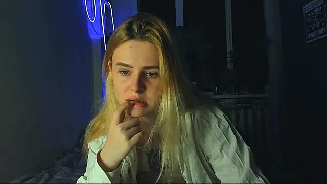 Alexa_Pirs from StripChat is Freechat