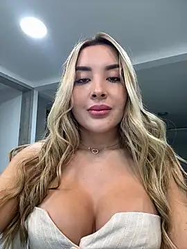 Check-out your craziest wishes with our pick of gaming cams models, featuring big knockers, round tails and tight twats.
