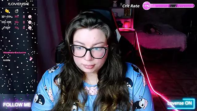 Check-out your craziest wishes with our pick of gaming cams models, featuring big knockers, round tails and tight twats.