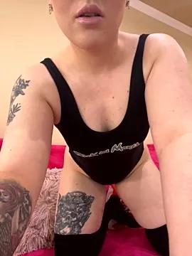 Check-out your craziest wishes with our pick of gaming cams models, featuring big knockers, round tails and tight twats.