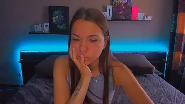 Check-out your craziest wishes with our pick of gaming cams models, featuring big knockers, round tails and tight twats.