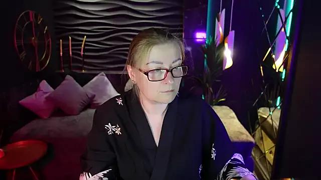 AlexandraKind from StripChat is Freechat