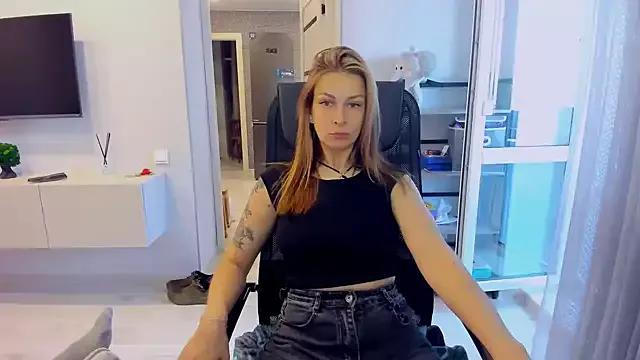 Check-out your craziest wishes with our pick of gaming cams models, featuring big knockers, round tails and tight twats.