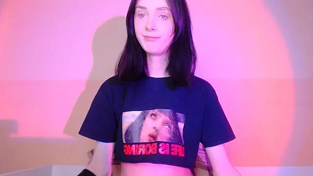 Check-out your craziest wishes with our pick of gaming cams models, featuring big knockers, round tails and tight twats.