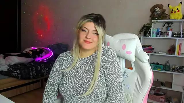 Check-out your craziest wishes with our pick of gaming cams models, featuring big knockers, round tails and tight twats.