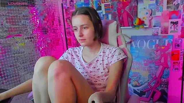 Check-out your craziest wishes with our pick of gaming cams models, featuring big knockers, round tails and tight twats.