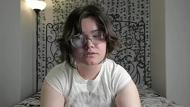 Alice_smile_for_me from StripChat is Freechat