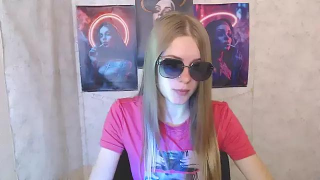 AliceFlirtt_ from StripChat is Freechat