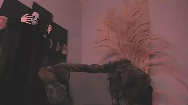 Check-out your craziest wishes with our pick of gaming cams models, featuring big knockers, round tails and tight twats.