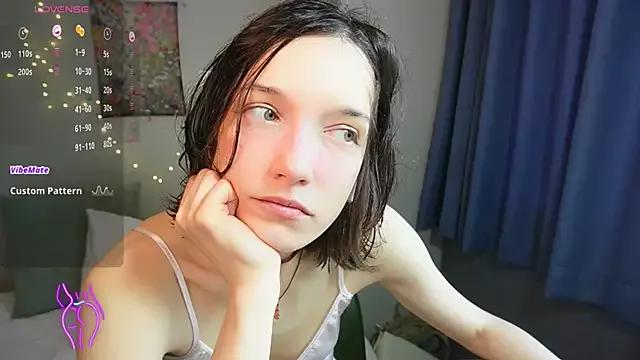 AlicePurrr from StripChat is Freechat