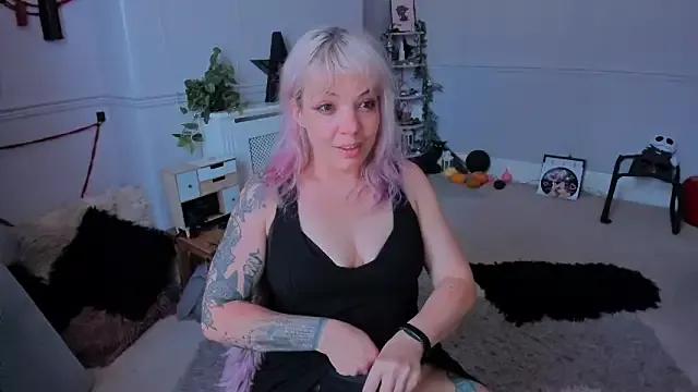 AliceW0lf from StripChat is Freechat