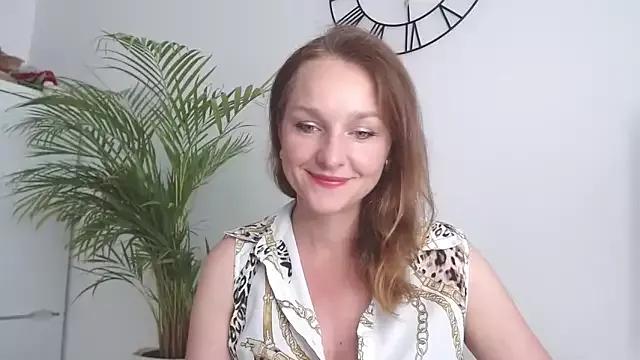 AliciaDesire from StripChat is Freechat