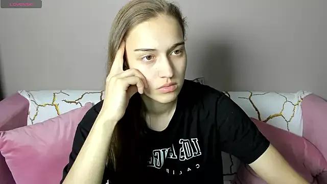 Alisa__Kelly from StripChat is Freechat