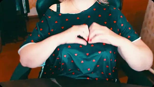 AlisaHot55 from StripChat is Freechat