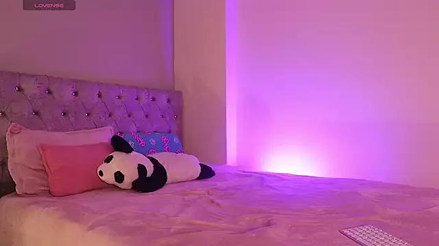 Alisha_Olsen_ from StripChat is Freechat