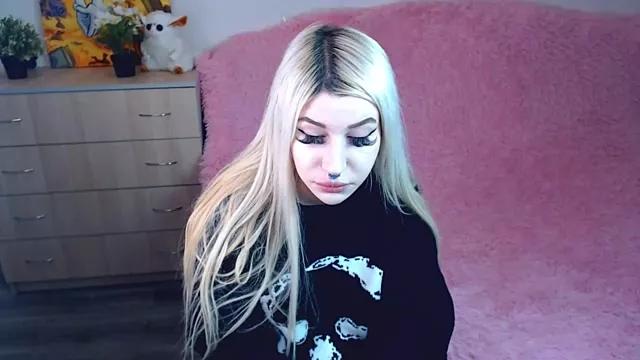 Check-out your craziest wishes with our pick of gaming cams models, featuring big knockers, round tails and tight twats.
