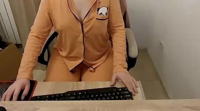 Check-out your craziest wishes with our pick of gaming cams models, featuring big knockers, round tails and tight twats.