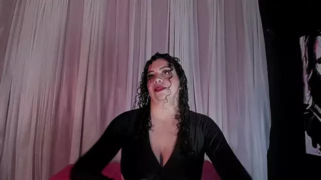 Alissaa_milf from StripChat is Freechat