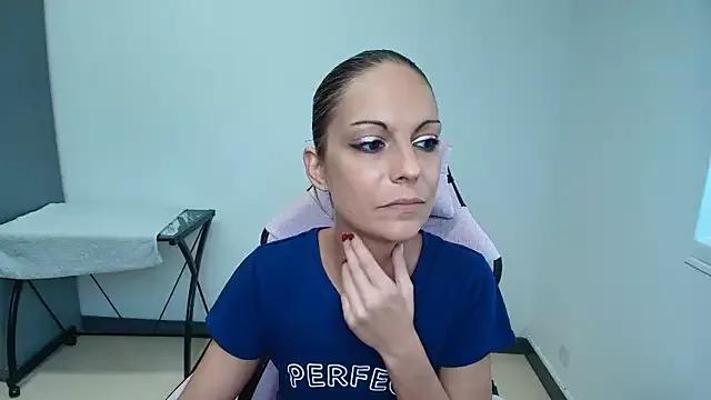 alixfeeling from StripChat is Freechat