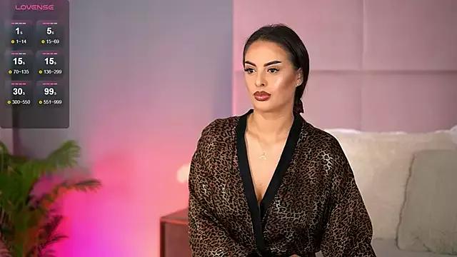 AlmaLuv from StripChat is Freechat
