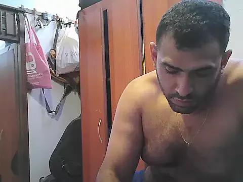 AlphaLatinoBear from StripChat is Freechat