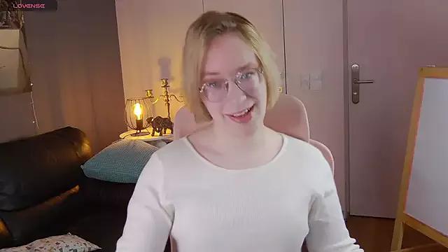 Amanda_Butlerr from StripChat is Freechat