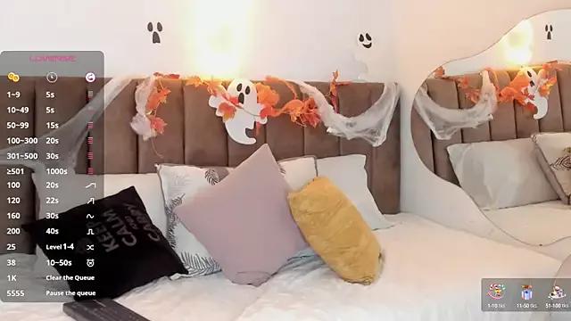 Check-out your craziest wishes with our pick of gaming cams models, featuring big knockers, round tails and tight twats.