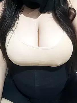 Amber-Sexy from StripChat is Freechat