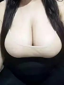 Amber-Sexy from StripChat is Freechat