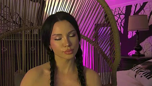 Check-out your craziest wishes with our pick of gaming cams models, featuring big knockers, round tails and tight twats.
