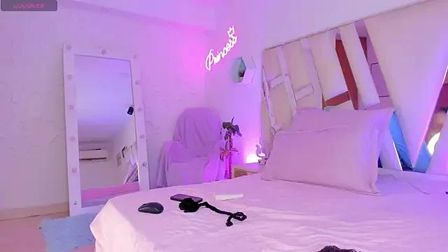 Check-out your craziest wishes with our pick of gaming cams models, featuring big knockers, round tails and tight twats.