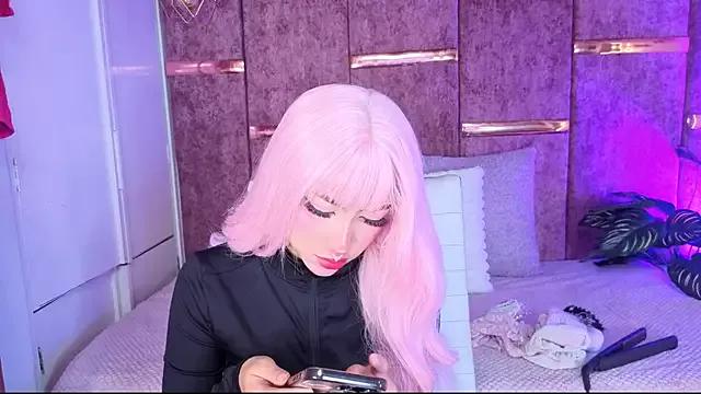 Check-out your craziest wishes with our pick of gaming cams models, featuring big knockers, round tails and tight twats.