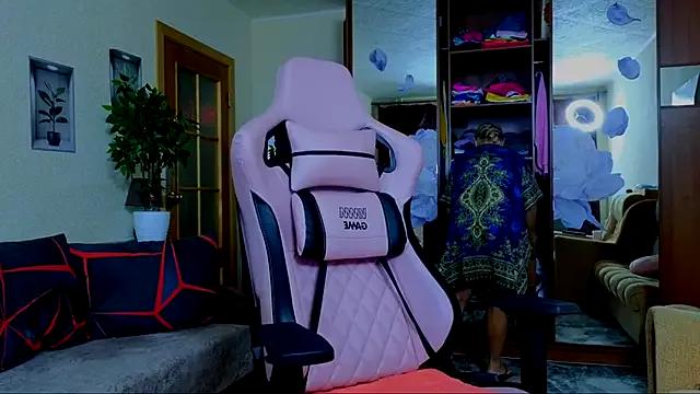 Check-out your craziest wishes with our pick of gaming cams models, featuring big knockers, round tails and tight twats.