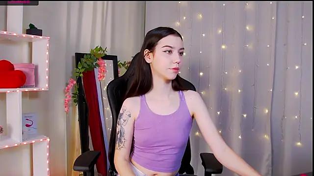 Check-out your craziest wishes with our pick of gaming cams models, featuring big knockers, round tails and tight twats.